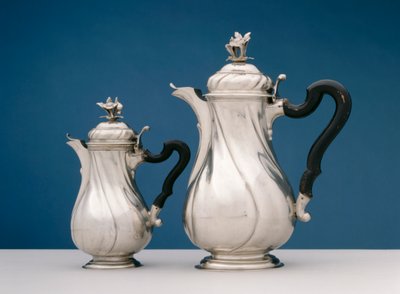 Pair of Teapots, c.1780 by Isaak Beaucair